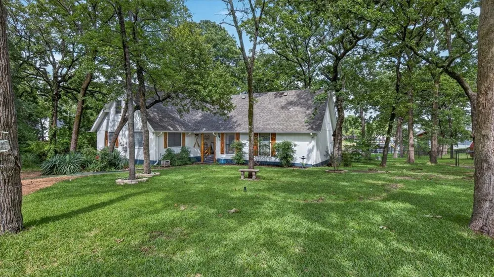 110 Punto Pescador Gun Barrel City, TX 75156