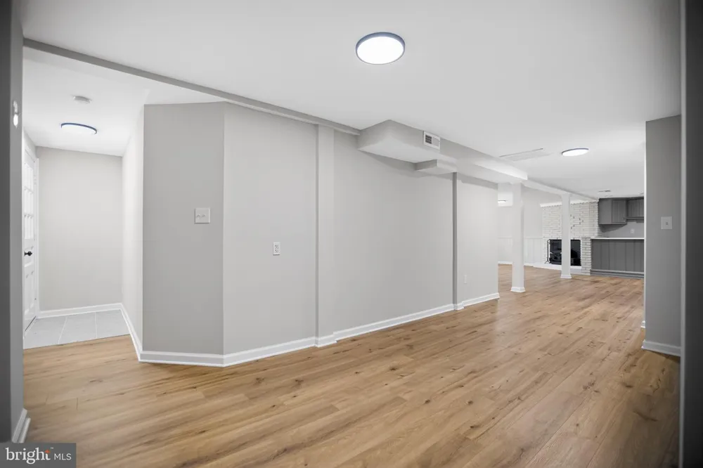 8600 WASHINGTON AVENUE Alexandria, VA 22309