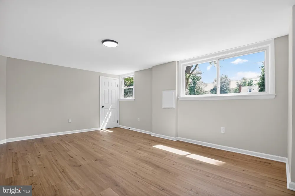 8600 WASHINGTON AVENUE Alexandria, VA 22309