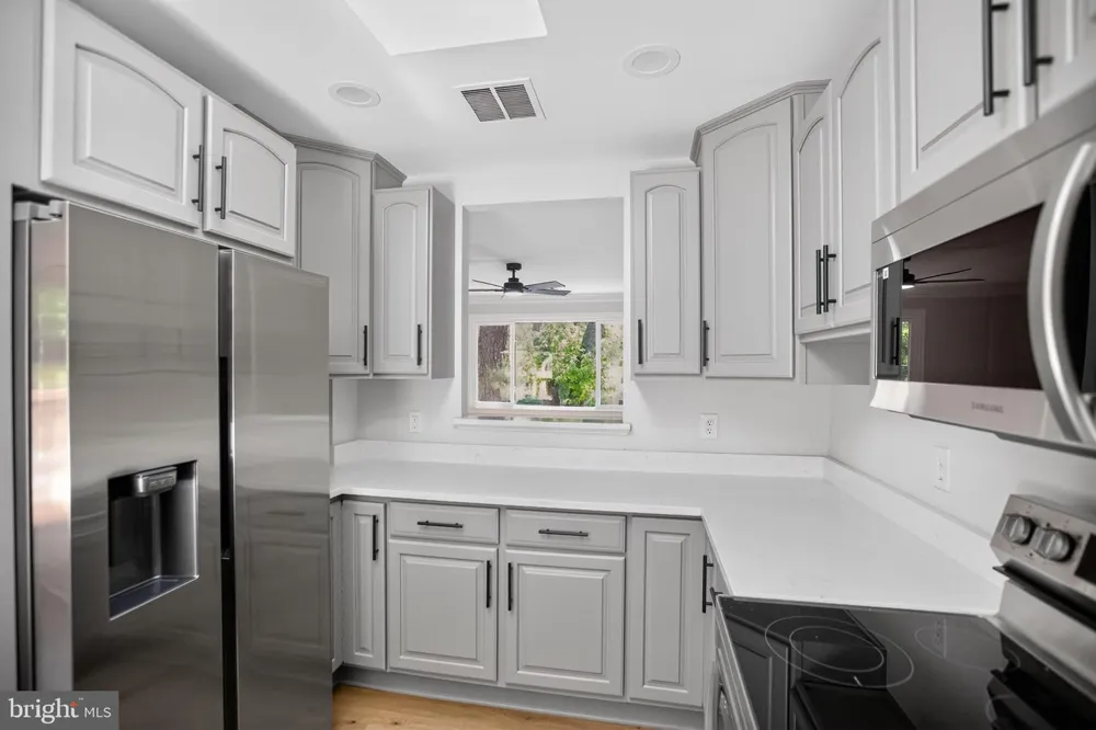 8600 WASHINGTON AVENUE Alexandria, VA 22309