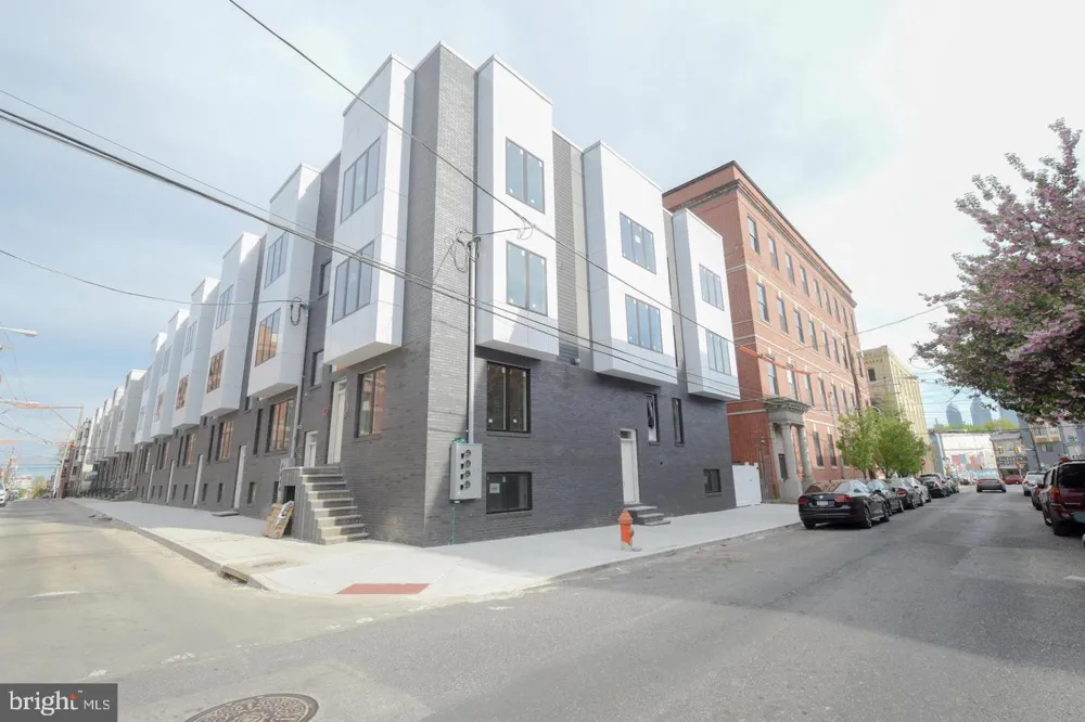 1634 CAMBRIDGE STREET #B