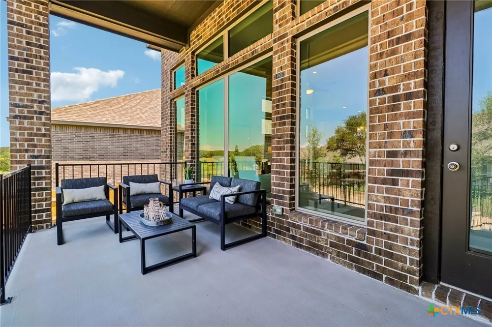 310 Prickly Poppy Loop Kyle, TX 78640