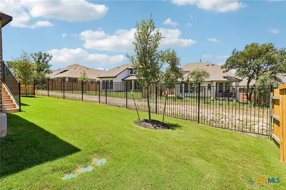 310 Prickly Poppy Loop Kyle, TX 78640