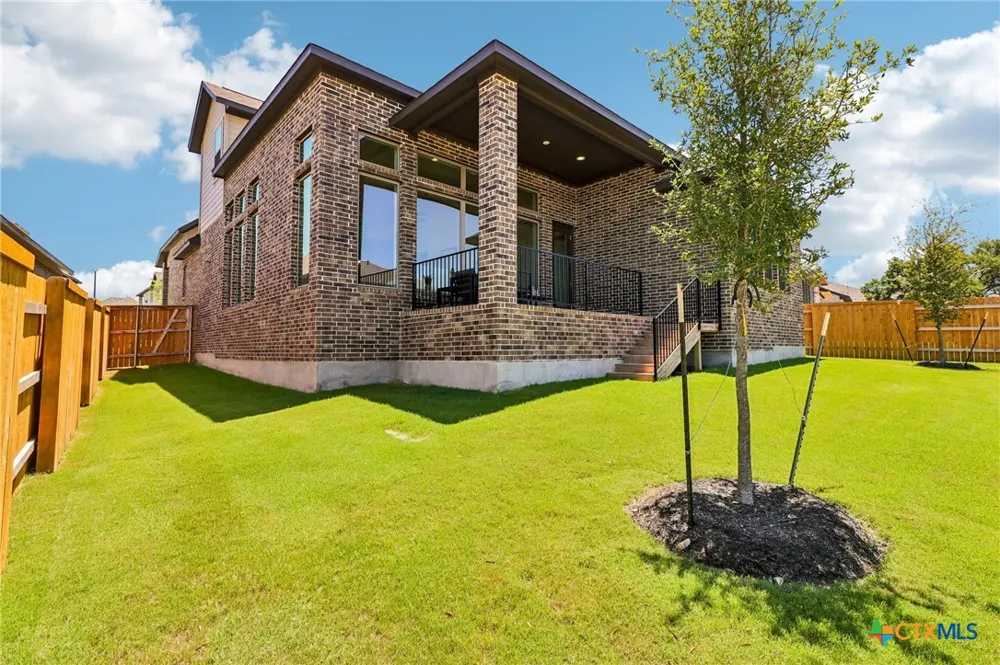 310 Prickly Poppy Loop Kyle, TX 78640