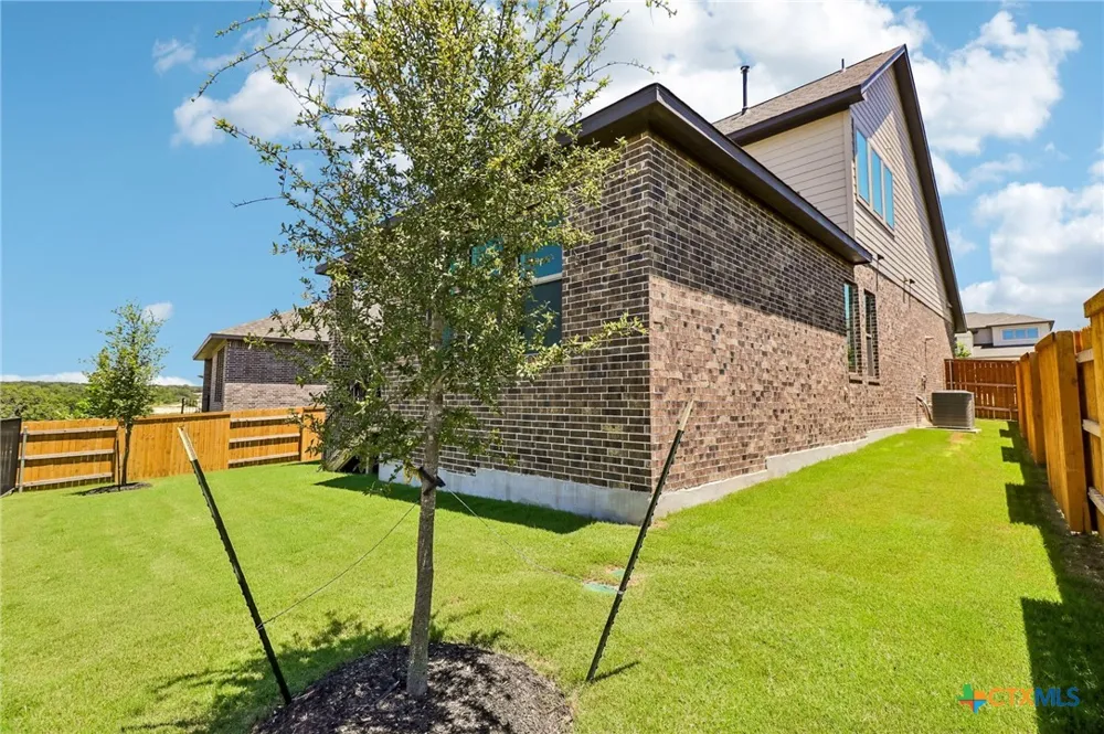 310 Prickly Poppy Loop Kyle, TX 78640