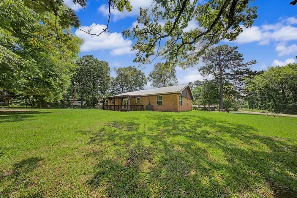 508 Miller Street Broaddus, TX 75929