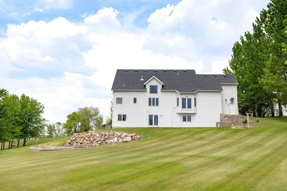 21677 162nd Avenue S Barnesville, MN 56514