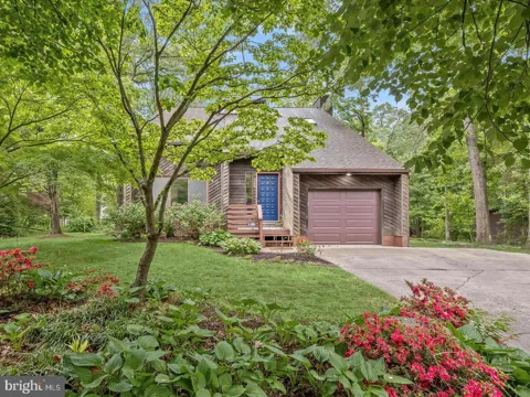 285 MICHENER COURT E