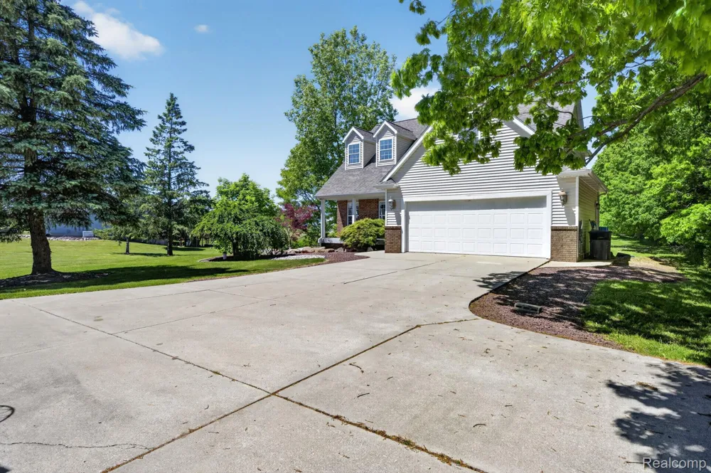 9055 Hegel Road Atlas Township, MI 48438
