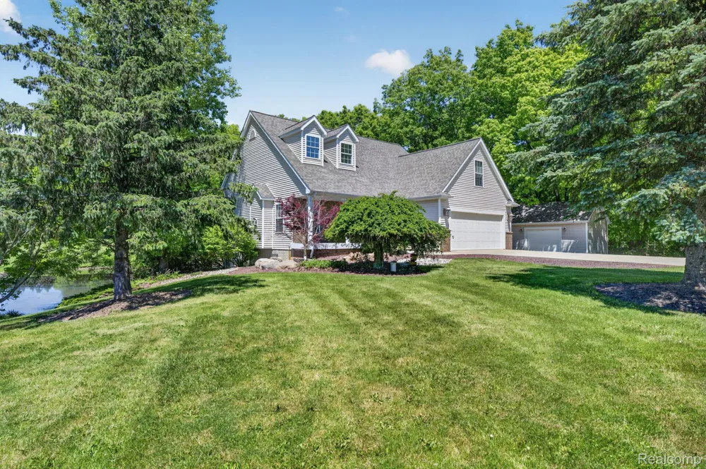 9055 Hegel Road Atlas Township, MI 48438
