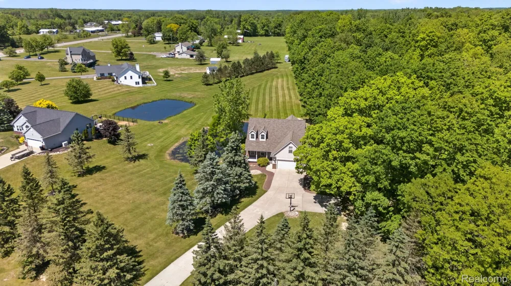 9055 Hegel Road Atlas Township, MI 48438