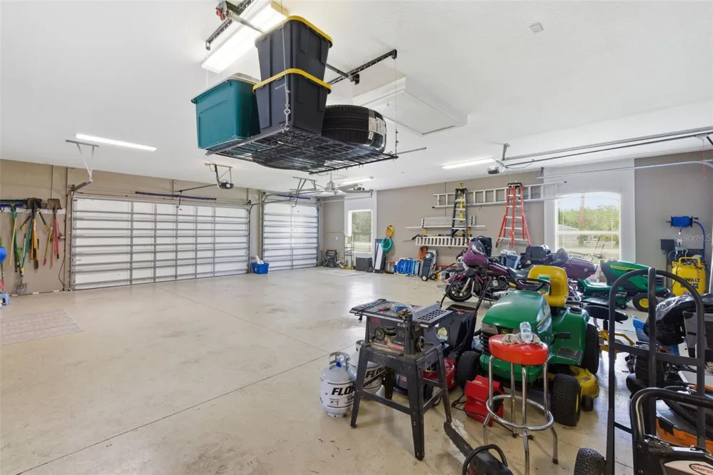 11145 MOUNTAIN MOCKINGBIRD RD Weeki Wachee, FL 34614