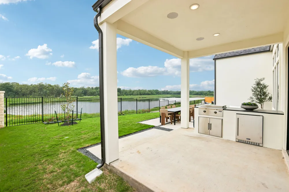 194 Christian Springs Drive Kyle, TX 78640