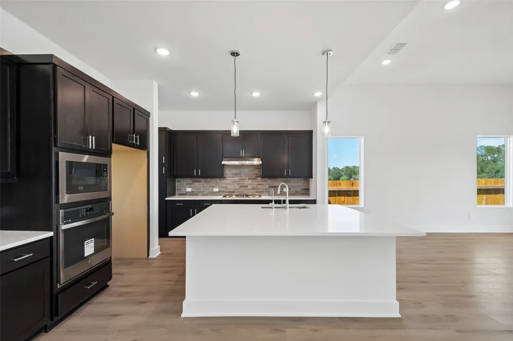 194 Christian Springs Drive Kyle, TX 78640