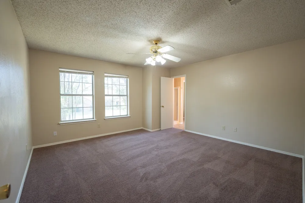 831 Ash Grove Lane DeSoto, TX 75115