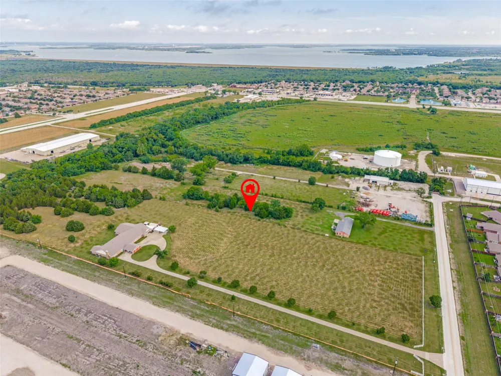 10338 County Road 484 Lavon, TX 75166
