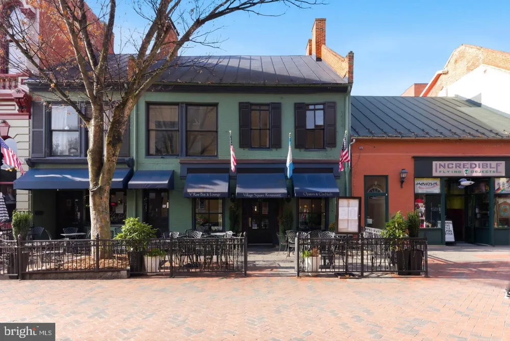 105 LOUDOUN STREET #2