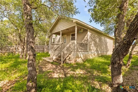 323 Lexington Pass