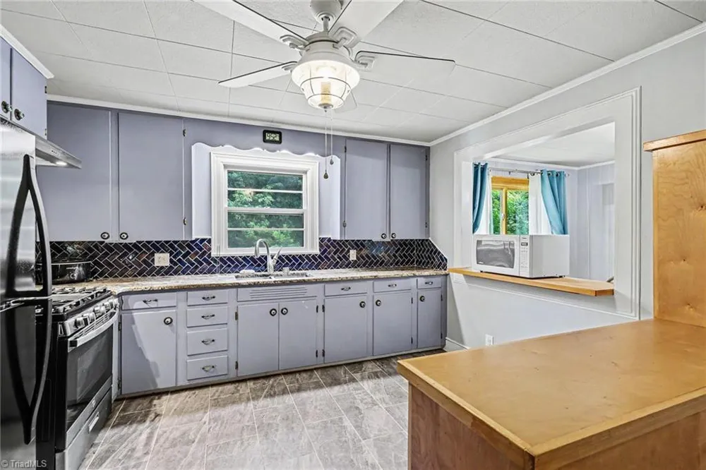 2767 Westfield Road Mount Airy, NC 27030