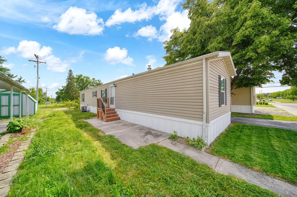 80 Sterling Adrian City, MI 49221