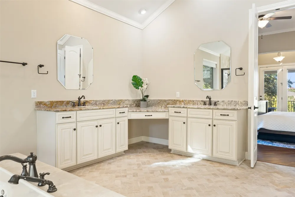 407 Bella Montagna Circle Austin, TX 78734