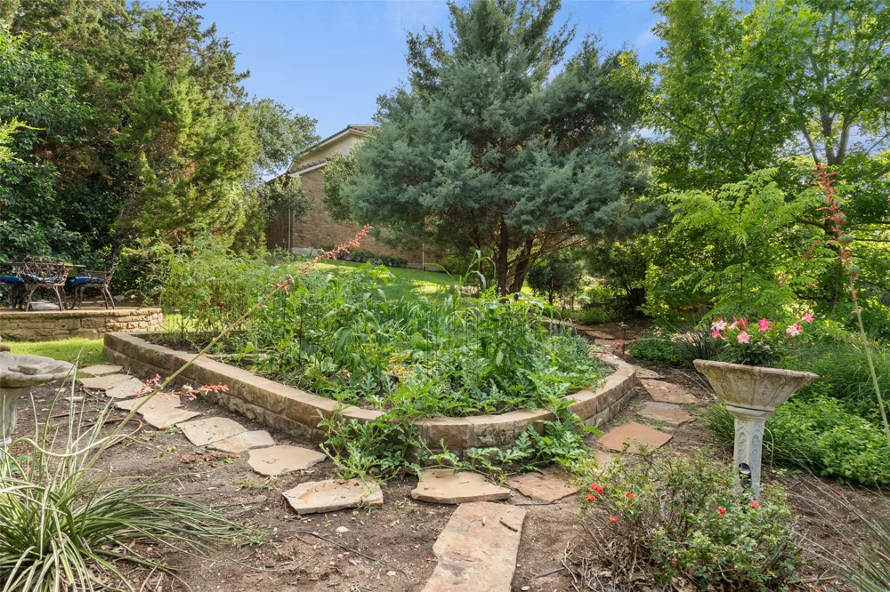 407 Bella Montagna Circle Austin, TX 78734
