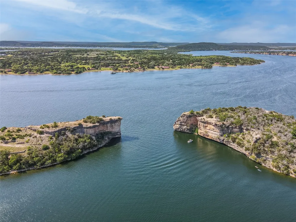 7077 W Hells Gate Drive Strawn, TX 76475