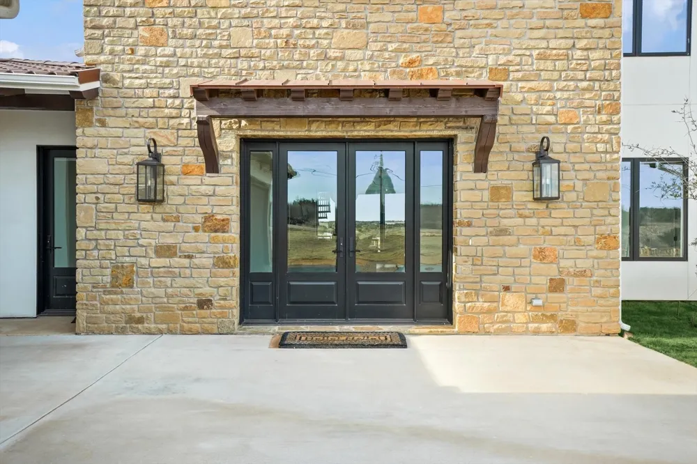 7077 W Hells Gate Drive Strawn, TX 76475