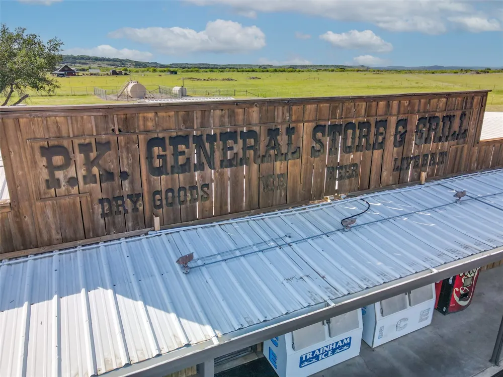 7077 W Hells Gate Drive Strawn, TX 76475