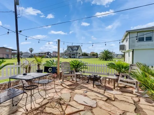 16531 Lewis Scott Road Jamaica Beach, TX 77554