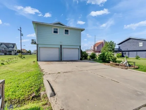 16531 Lewis Scott Road Jamaica Beach, TX 77554