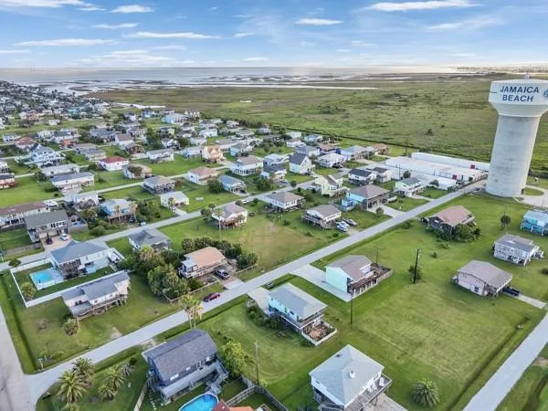16531 Lewis Scott Road Jamaica Beach, TX 77554