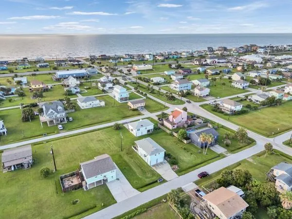 16531 Lewis Scott Road Jamaica Beach, TX 77554
