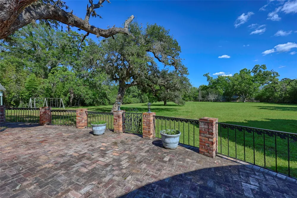350 Madison Street La Grange, TX 78945