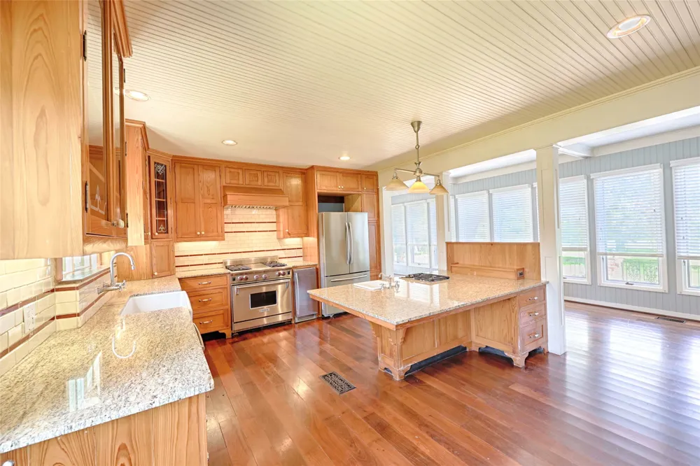 350 Madison Street La Grange, TX 78945