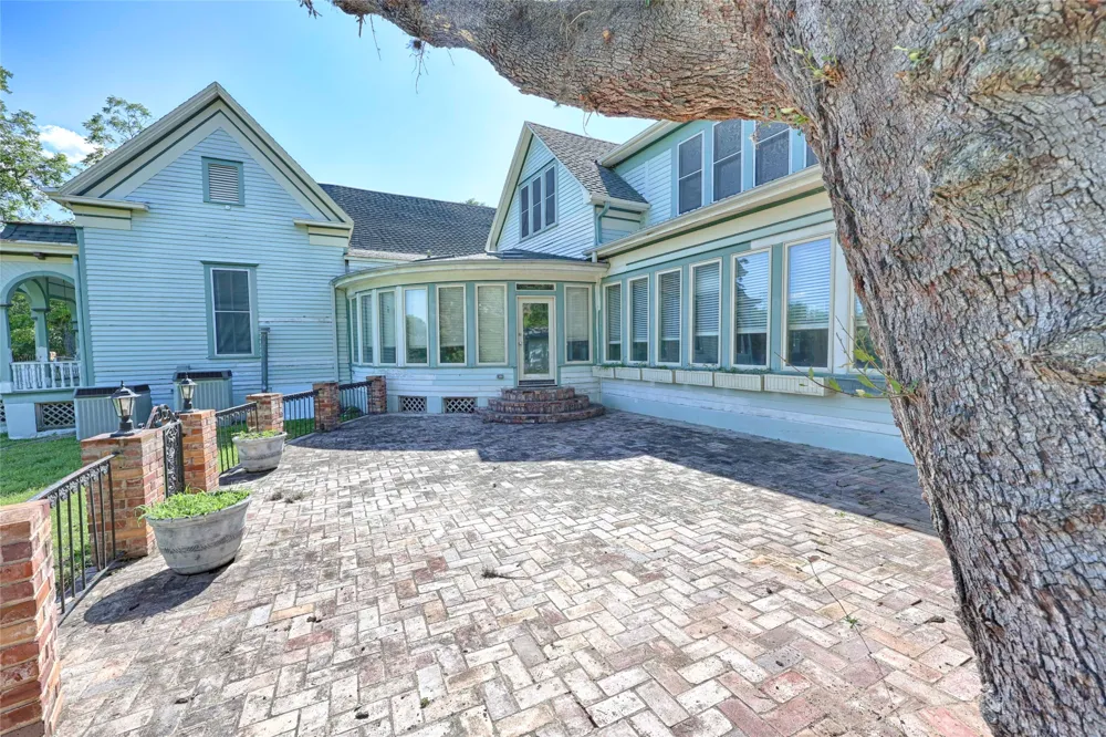 350 Madison Street La Grange, TX 78945