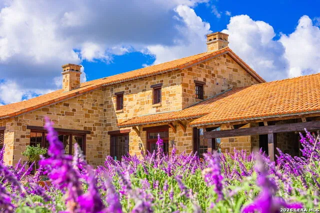 250 HIDDEN HILLS RANCH Camp Verde, TX 78010