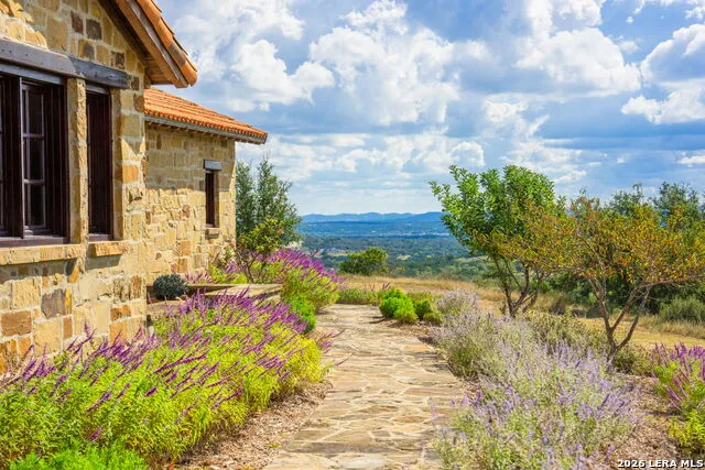250 HIDDEN HILLS RANCH Camp Verde, TX 78010