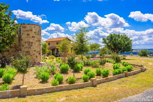 250 HIDDEN HILLS RANCH Camp Verde, TX 78010