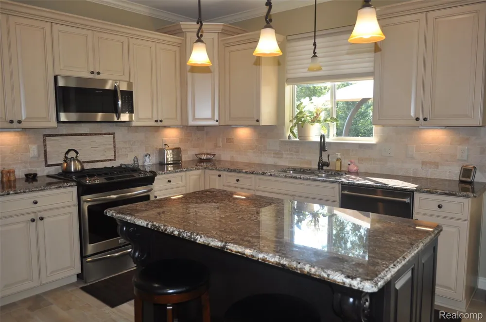 62735 Franklin Park Drive Washington Township, MI 48094