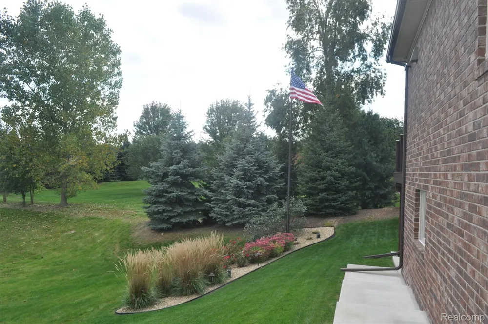 62735 Franklin Park Drive Washington Township, MI 48094