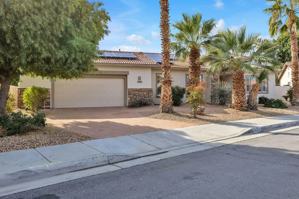 74613 Waterlily Circle Palm Desert, CA 92260