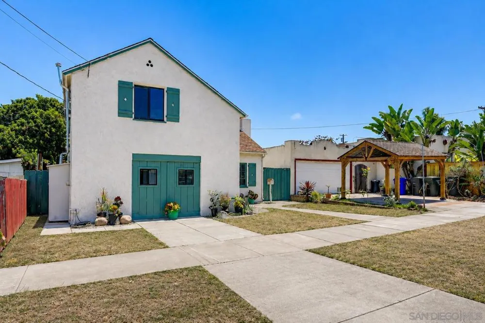 527 K Ave. National City, CA 91950