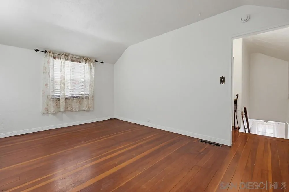 527 K Ave. National City, CA 91950