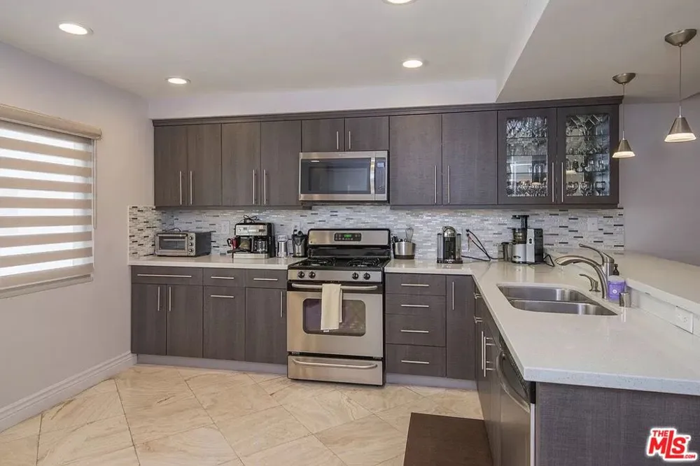 6205 Nita Avenue Woodland Hills, CA 91367
