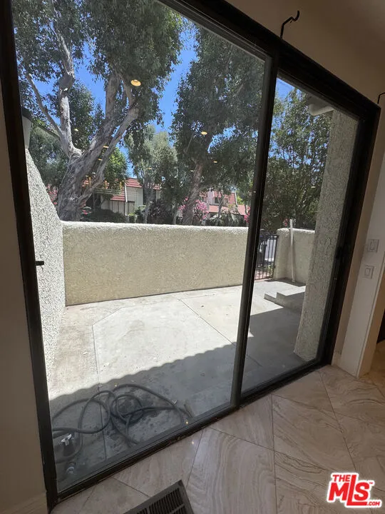 6205 Nita Avenue Woodland Hills, CA 91367