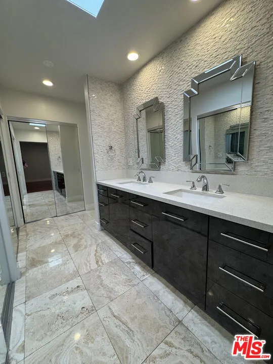 6205 Nita Avenue Woodland Hills, CA 91367