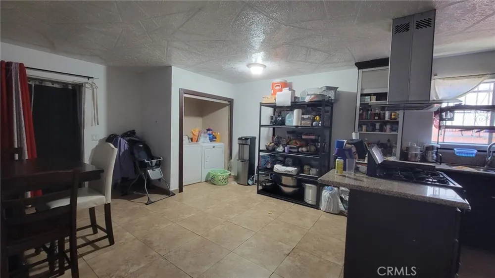 9306 Parmelee Avenue Los Angeles, CA 90002