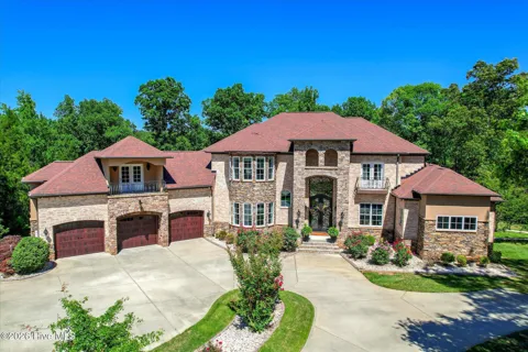 305 Alabaster Court