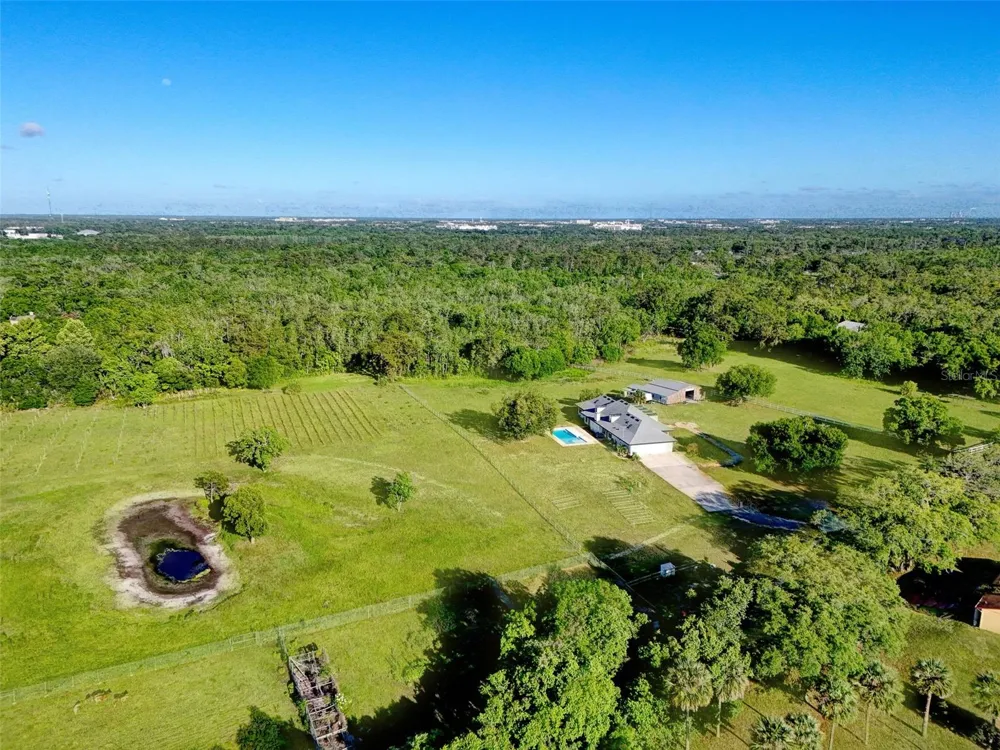 5750 OAK HOLLOW LANE Oviedo, FL 32765